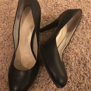 Aldo classic black heels